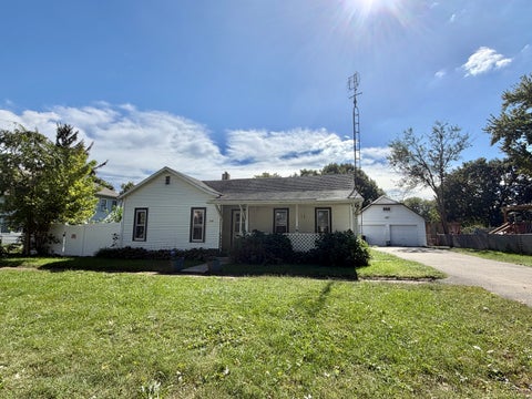 Photo of 718 E Allen Street, Farmer City, IL 61842 (MLS # 12774841)