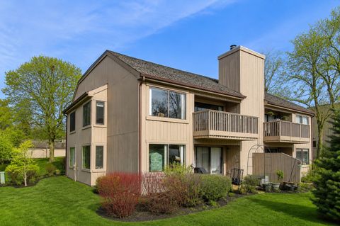 Tiny photo for 83 THORNHILL Lane #B, Lake Barrington, IL 60010 (MLS # 12688470)