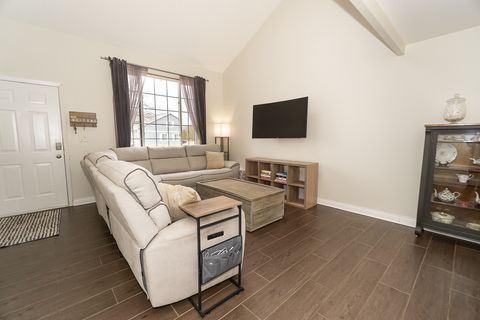 Tiny photo for 175 N Clare Court, Wood Dale, IL 60191 (MLS # 12569165)