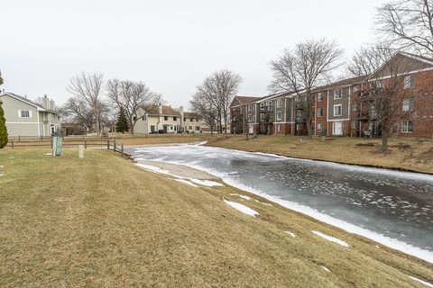 Tiny photo for 175 N Clare Court, Wood Dale, IL 60191 (MLS # 12569165)