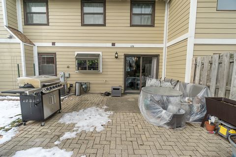 Tiny photo for 175 N Clare Court, Wood Dale, IL 60191 (MLS # 12569165)