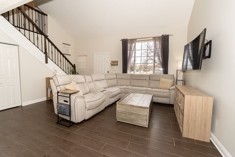 Tiny photo for 175 N Clare Court, Wood Dale, IL 60191 (MLS # 12569165)