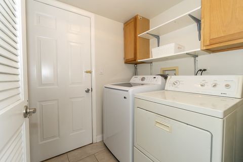 Tiny photo for 175 N Clare Court, Wood Dale, IL 60191 (MLS # 12569165)