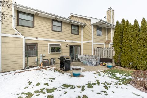 Tiny photo for 175 N Clare Court, Wood Dale, IL 60191 (MLS # 12569165)