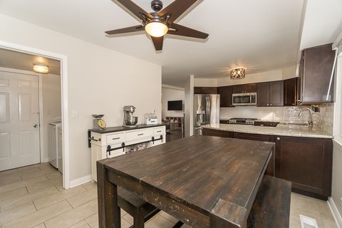 Tiny photo for 175 N Clare Court, Wood Dale, IL 60191 (MLS # 12569165)