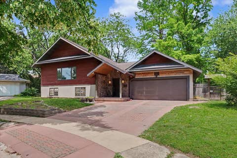 Tiny photo for 2304 E Shurts Circle, Urbana, IL 61801 (MLS # 12669187)