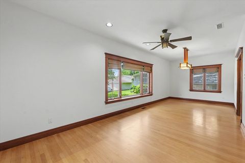 Tiny photo for 2304 E Shurts Circle, Urbana, IL 61801 (MLS # 12669187)