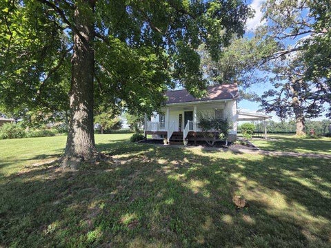 Tiny photo for 3794 Valier Carpet Road, Tamaroa, IL 62888 (MLS # 12686411)