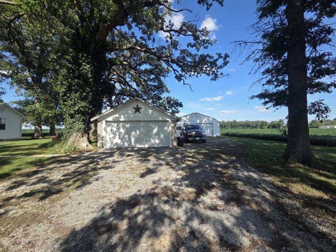 Tiny photo for 3794 Valier Carpet Road, Tamaroa, IL 62888 (MLS # 12686411)