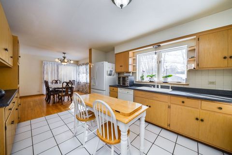 Tiny photo for 22W417 Tamarack Drive, Glen Ellyn, IL 60137 (MLS # 12530995)