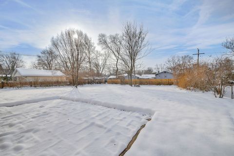 Tiny photo for 22W417 Tamarack Drive, Glen Ellyn, IL 60137 (MLS # 12530995)