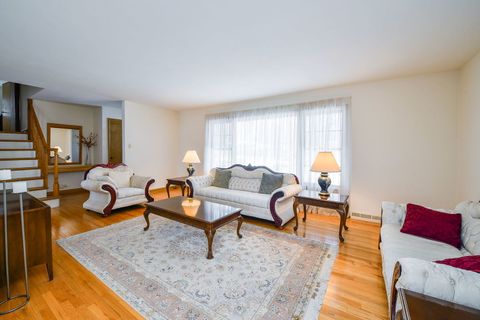 Tiny photo for 22W417 Tamarack Drive, Glen Ellyn, IL 60137 (MLS # 12530995)