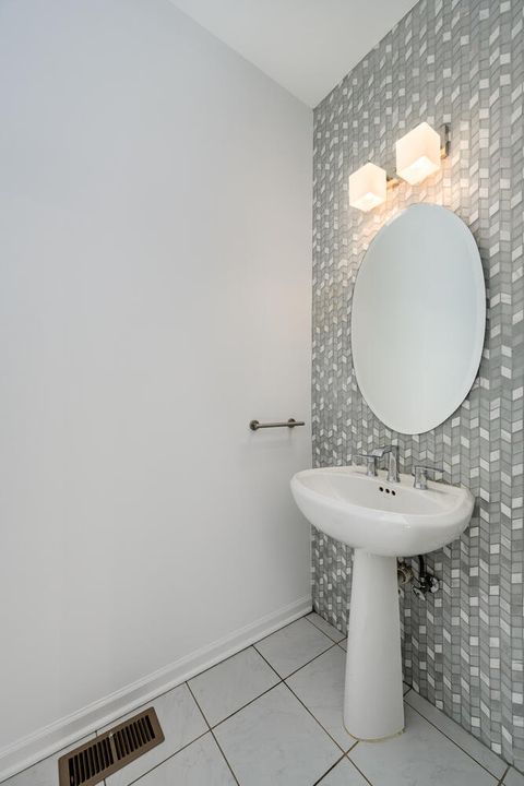 Tiny photo for 58 W 15th Street, Chicago, IL 60605 (MLS # 12551436)