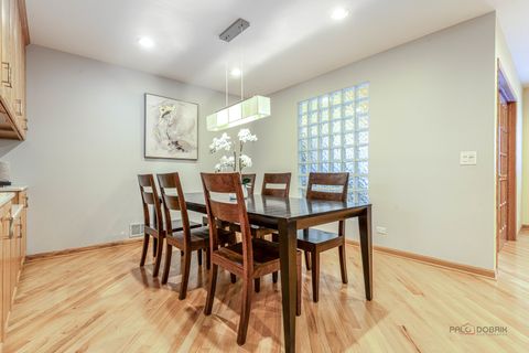 Tiny photo for 16373 W Menna Lane, Lincolnshire, IL 60069 (MLS # 12525586)