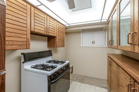 Tiny photo for 16373 W Menna Lane, Lincolnshire, IL 60069 (MLS # 12525586)