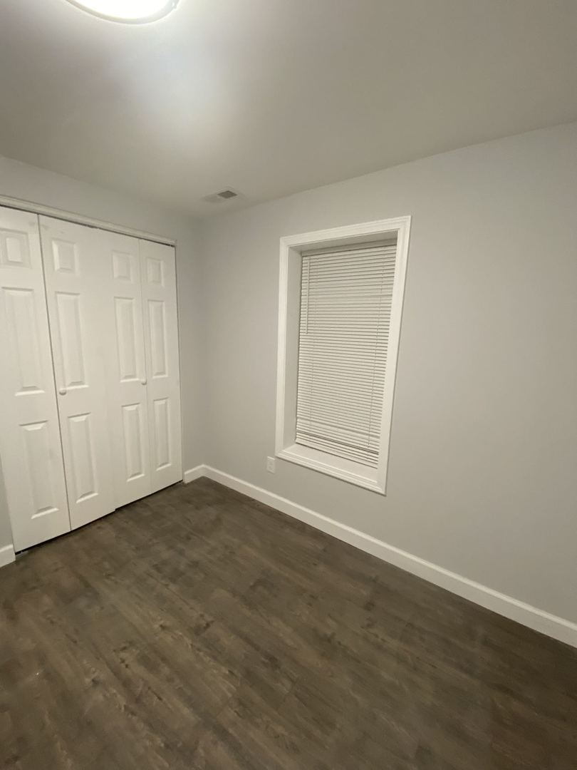 2569 S emerald Avenue