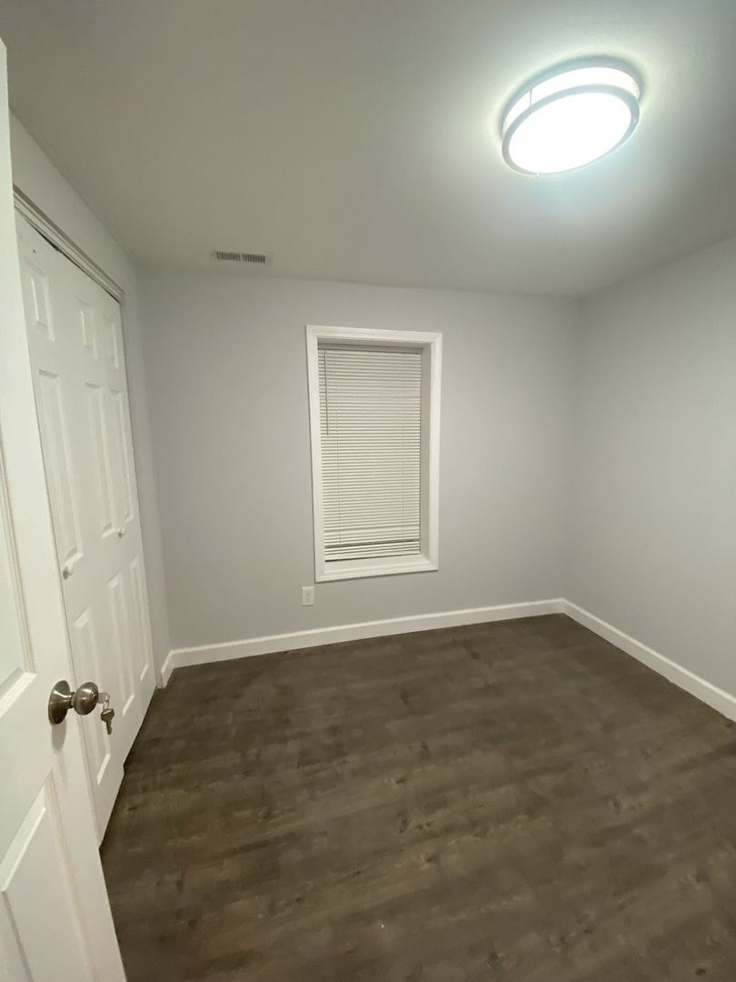 2569 S emerald Avenue