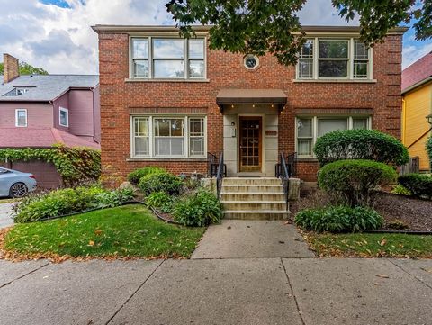 Tiny photo for 1038 Superior Street #1W, Oak Park, IL 60302 (MLS # 12599846)