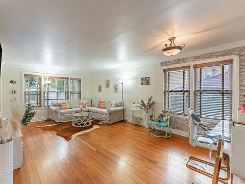 Tiny photo for 1038 Superior Street #1W, Oak Park, IL 60302 (MLS # 12599846)