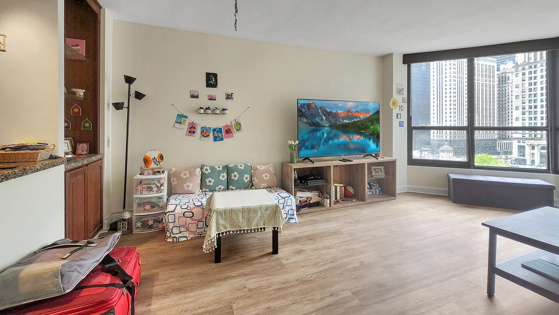 405 N Wabash Avenue 407