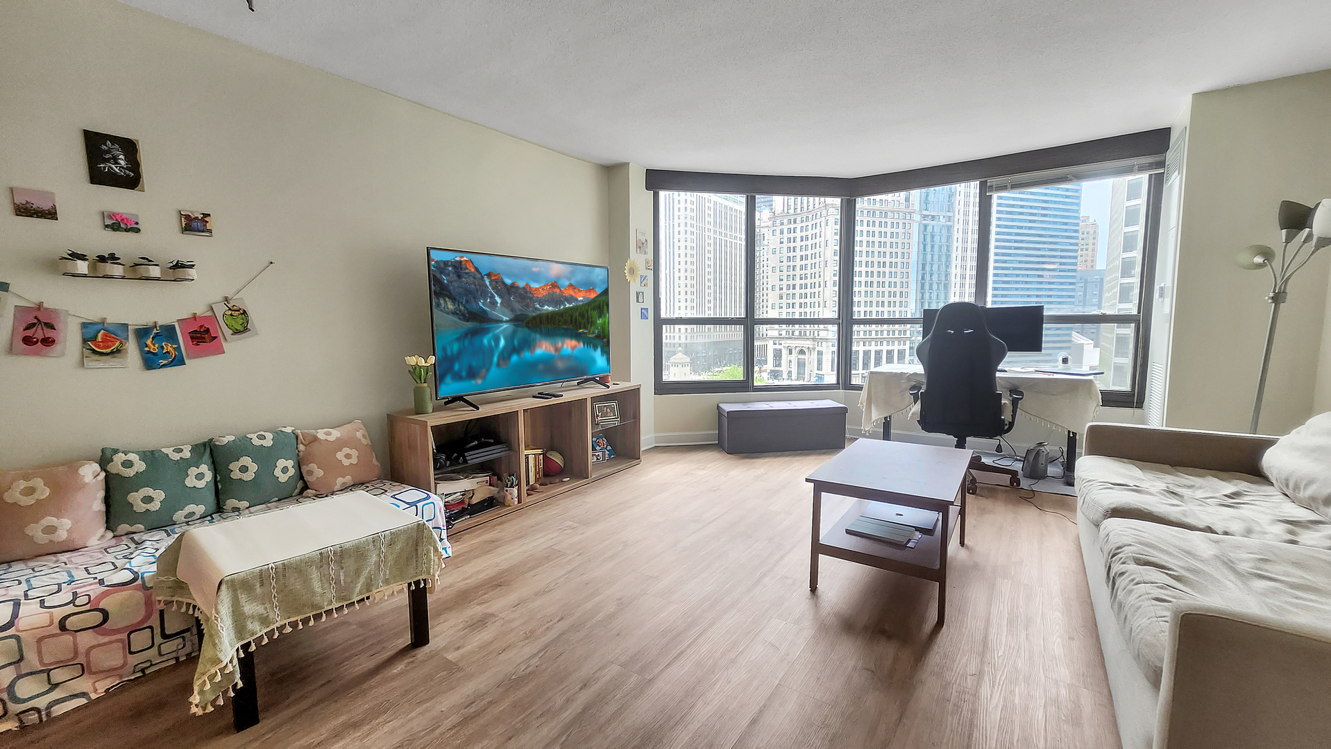 405 N Wabash Avenue 407