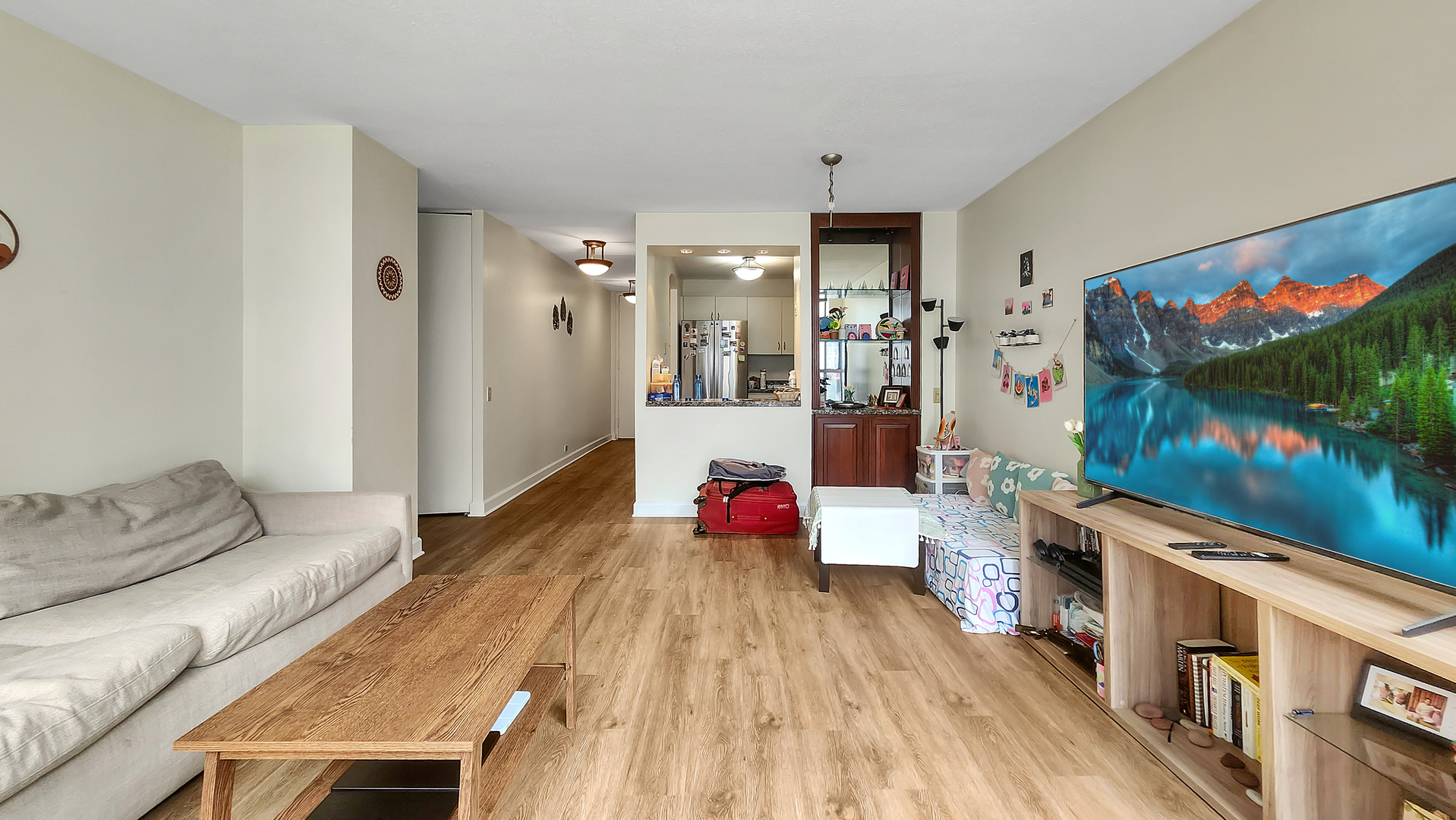 405 N Wabash Avenue 407