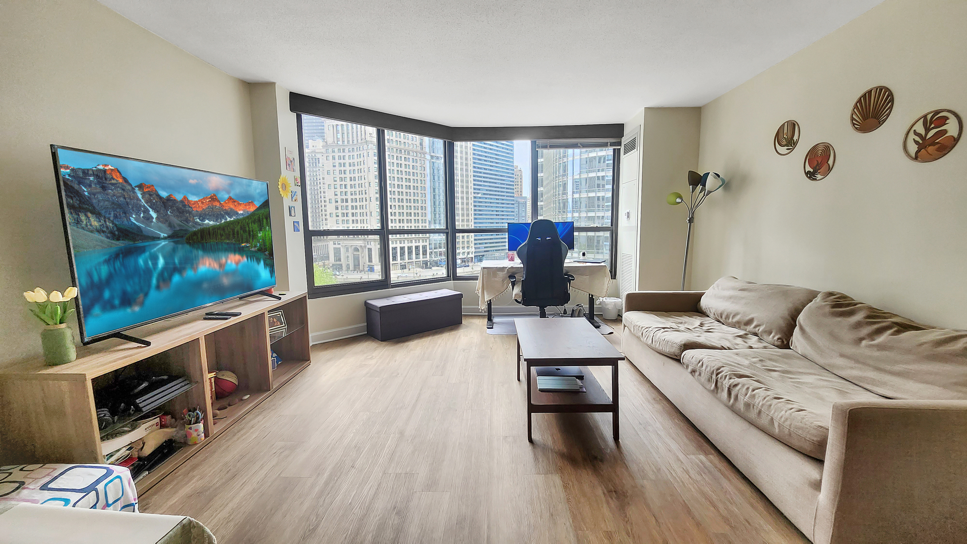 405 N Wabash Avenue 407