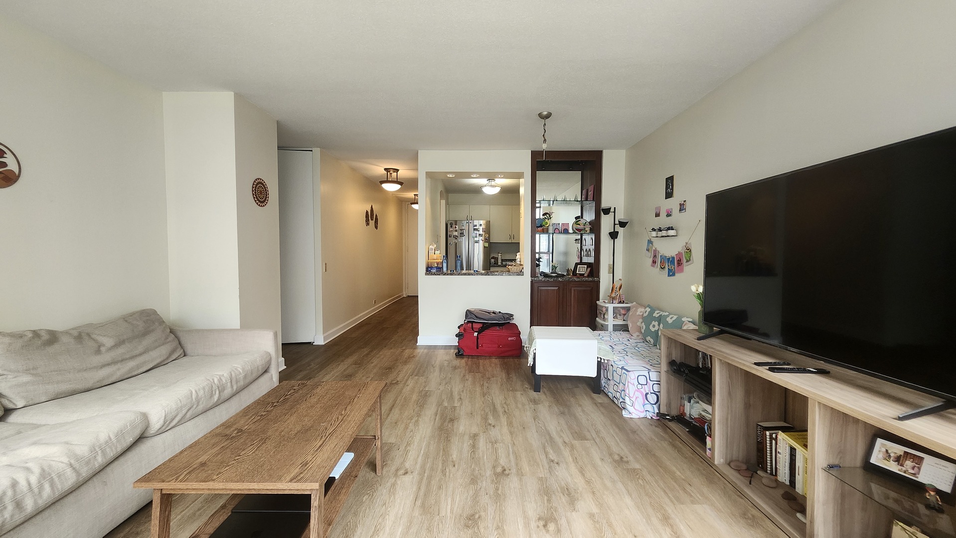 405 N Wabash Avenue 407