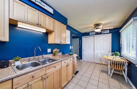 Tiny photo for 1342 S 14th Street #A2, St. Charles, IL 60174 (MLS # 12570085)