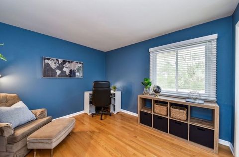 Tiny photo for 1342 S 14th Street #A2, St. Charles, IL 60174 (MLS # 12570085)