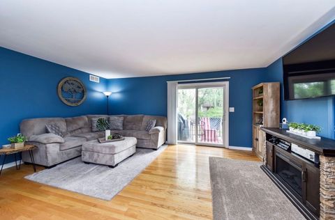 Tiny photo for 1342 S 14th Street #A2, St. Charles, IL 60174 (MLS # 12570085)