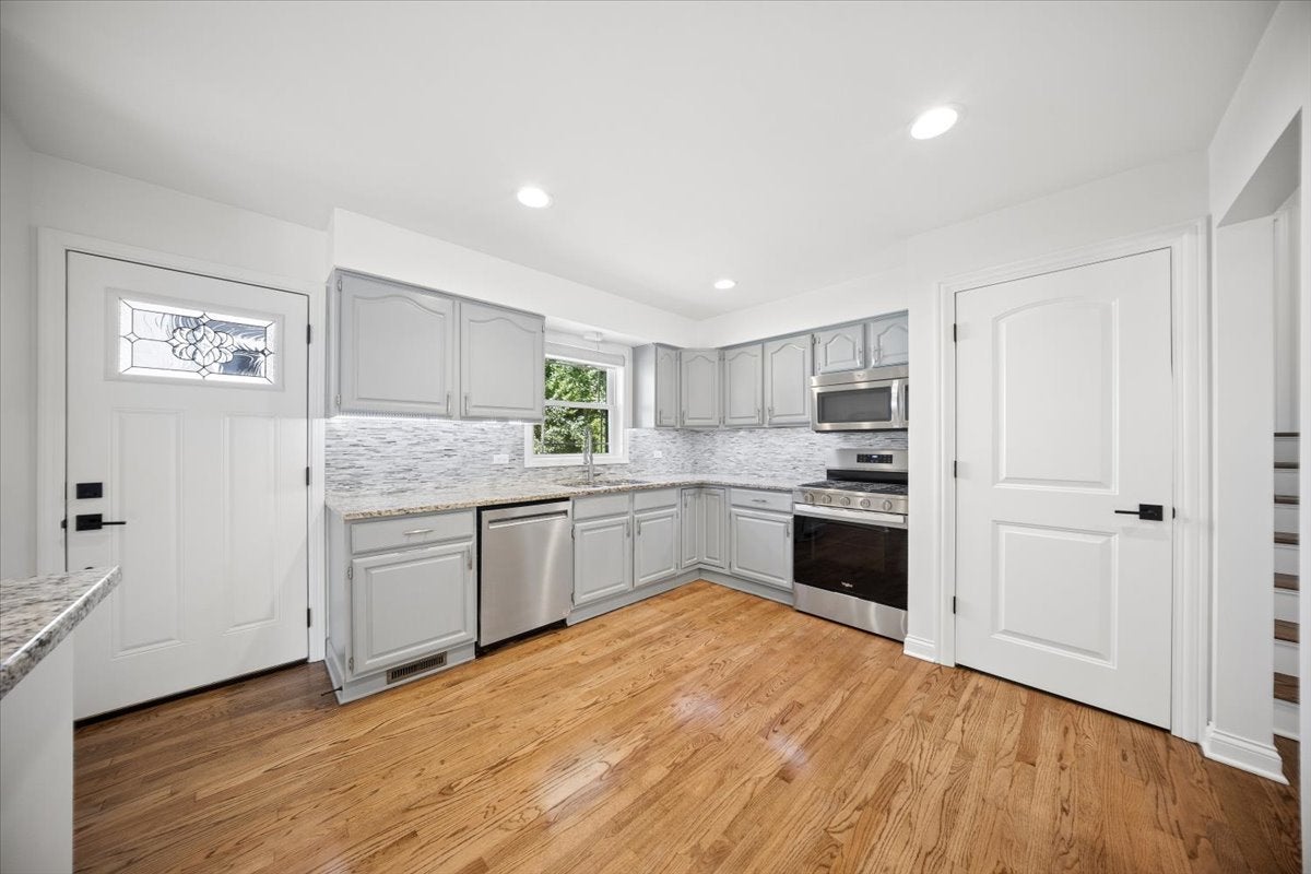 232 E 55th Street