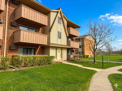 Photo of 11 Cedar Court #3, Vernon Hills, IL 60061 (MLS # 12597403)