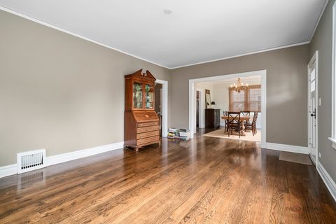 Tiny photo for 19 N June Terrace, Lake Forest, IL 60045 (MLS # 12642617)