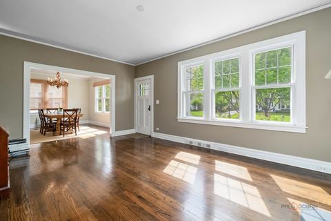 Tiny photo for 19 N June Terrace, Lake Forest, IL 60045 (MLS # 12642617)