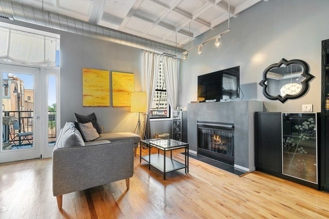 1307 S WABASH Avenue 312