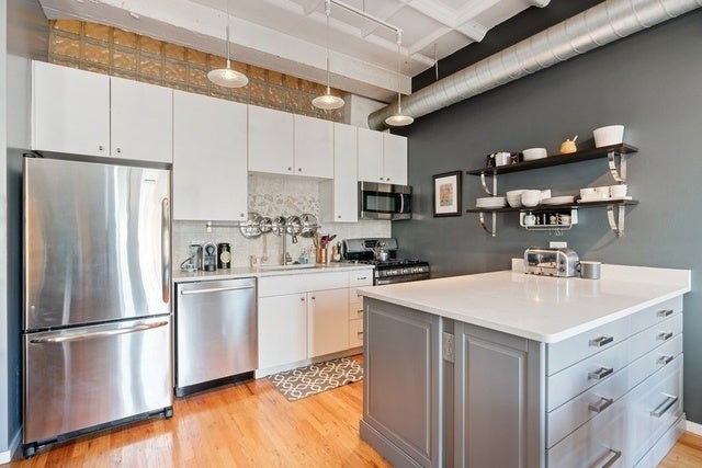 1307 S WABASH Avenue 312