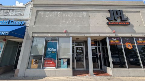 Photo of 6216 Cermak Road, Berwyn, IL 60402 (MLS # 12585338)