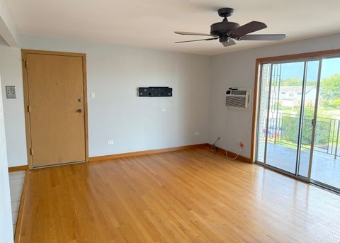Tiny photo for 9407 S Roberts Road #3SE, Hickory Hills, IL 60457 (MLS # 12465133)