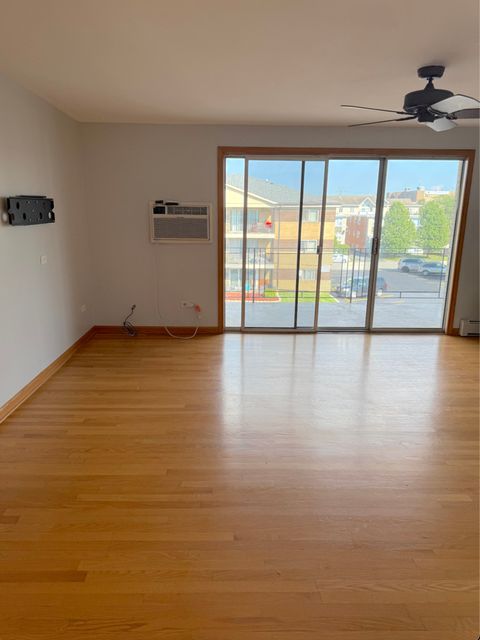 Tiny photo for 9407 S Roberts Road #3SE, Hickory Hills, IL 60457 (MLS # 12465133)