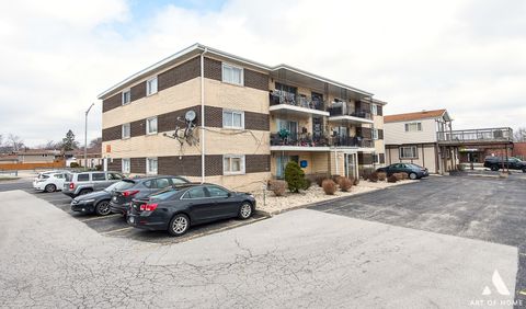 Tiny photo for 9407 S Roberts Road #3SE, Hickory Hills, IL 60457 (MLS # 12465133)