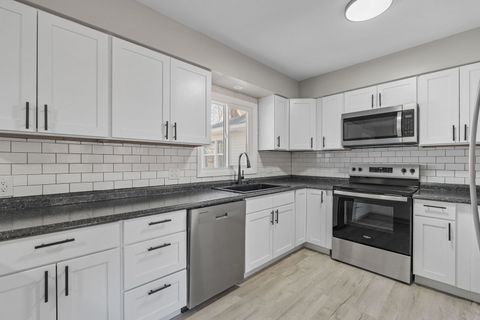 Tiny photo for 310 Hillcrest Drive, Geneseo, IL 61254 (MLS # 12574676)