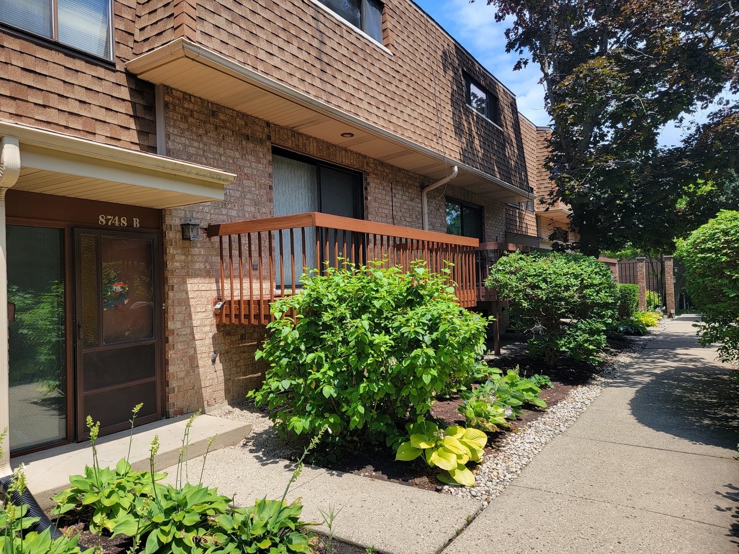 View Skokie, IL 60076 townhome