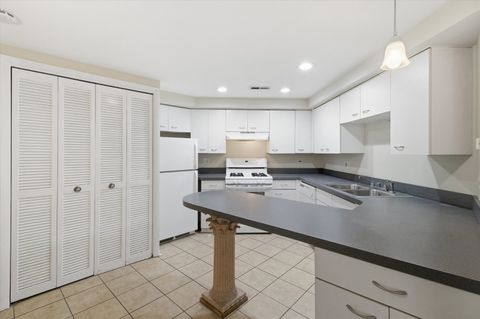 Tiny photo for 6337 Roosevelt Road #114, Berwyn, IL 60402 (MLS # 12603948)