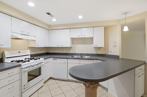 Tiny photo for 6337 Roosevelt Road #114, Berwyn, IL 60402 (MLS # 12603948)