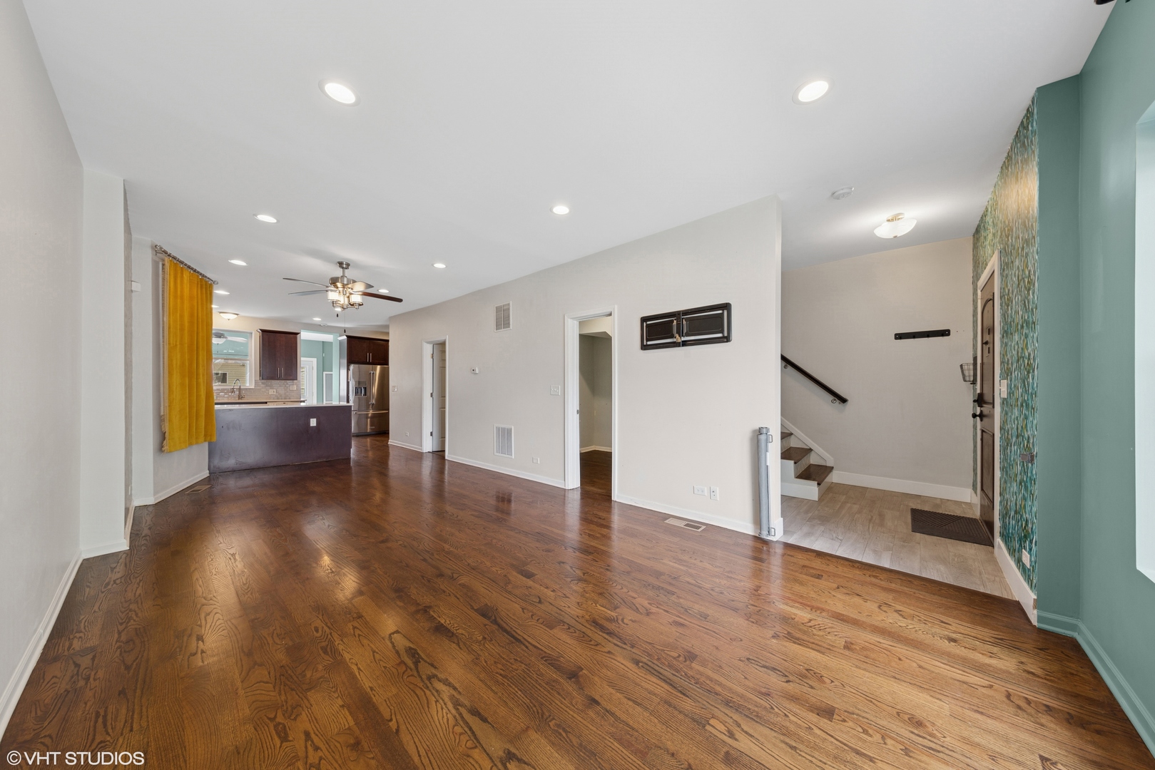 1933 W 22nd Place