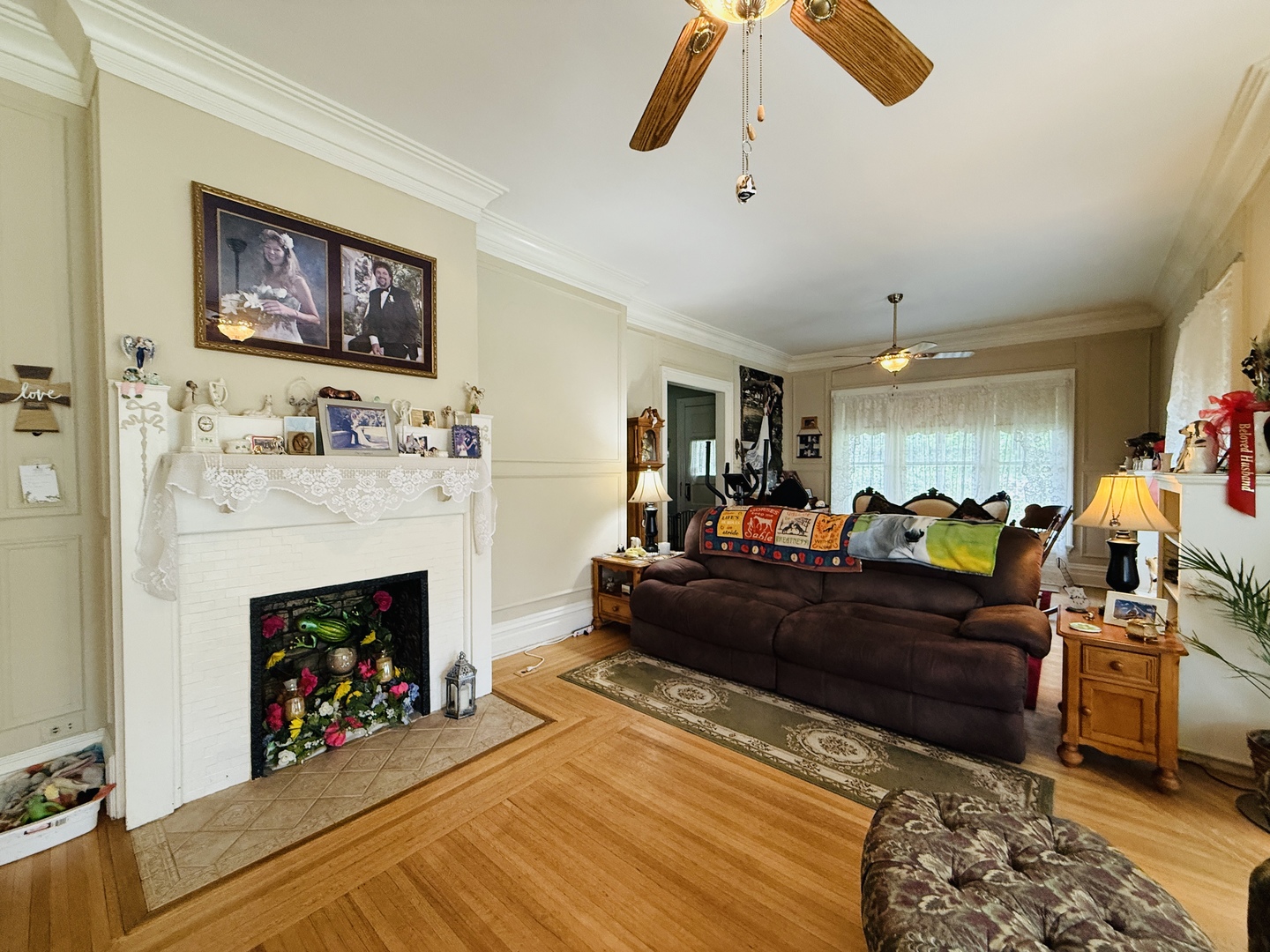 130 W WAUPANSIE Street