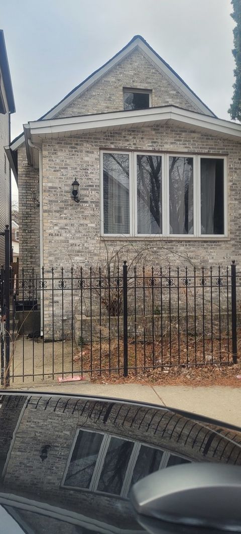 541 W 44th Place Chicago IL 60609