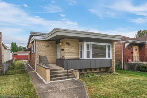 Photo of 2149 E 90th Street, Chicago, IL 60617 (MLS # 12458921)