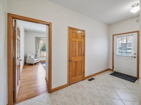 Tiny photo for 500 E Sherwood Drive, Addison, IL 60101 (MLS # 12614192)